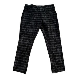 Nike DRI-FIT Black and Gray Cropped leggings Size Medium